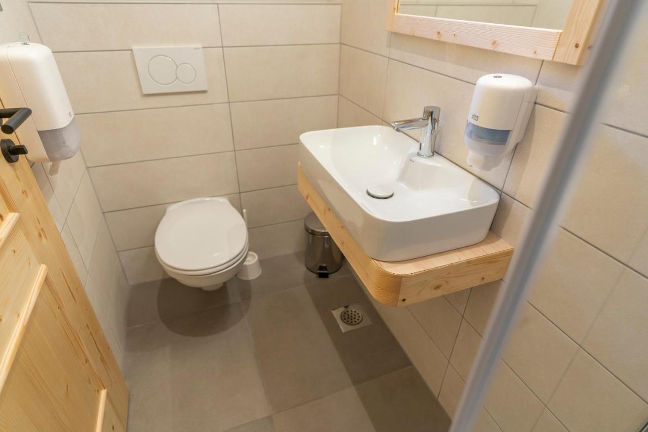 Отель Planinska Koca Na Uskovnici Средня-Вас-в-Бохиню Экстерьер фото